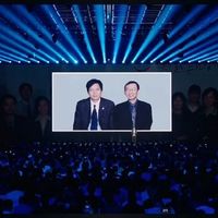 19亿还了10年！陈年看雷军演讲泪洒直播间 曾表示50亿都不卖凡客