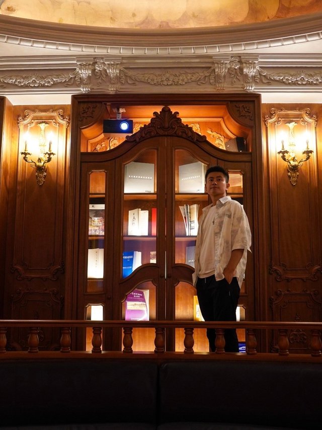 【哈尔滨丽兹酒店】🏨住进哈尔滨大洋丽兹酒店，仿佛穿越到19世纪的欧洲宫廷！哈尔滨大洋丽兹酒店以“欧式轻奢”为核心，将中央大街的百年繁华与俄式贵族风情完美融合，从地理位置到细节服务，处处透露着“奢而不张
