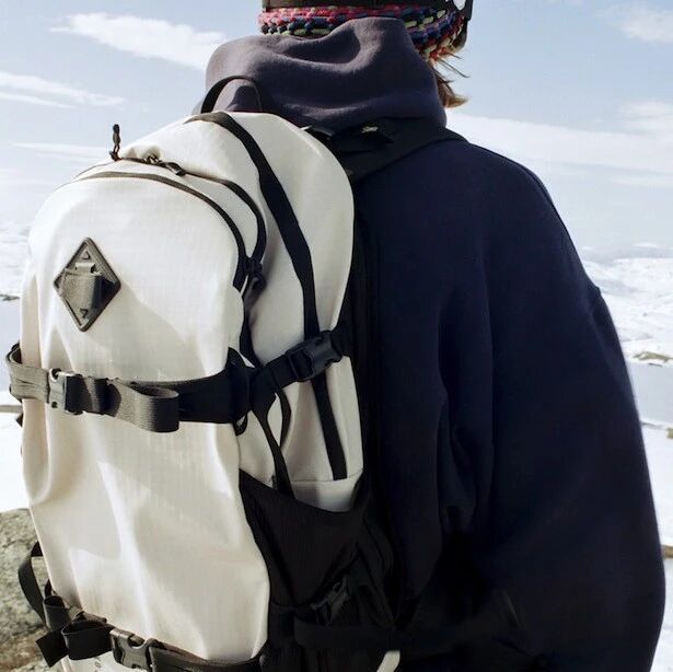 HERSCHEL 推出首款户外装备系列！AllRightsReserved 将于维港开启「Water Parade」