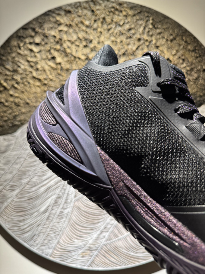 李宁篮球鞋
