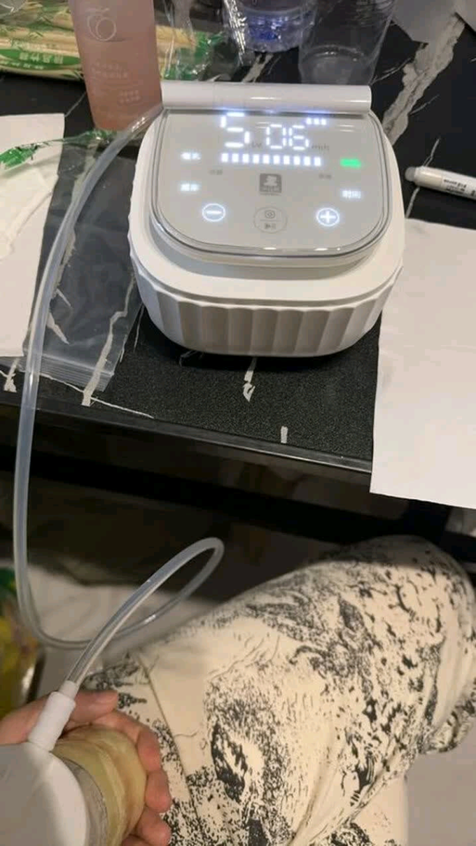 小白熊奶瓶