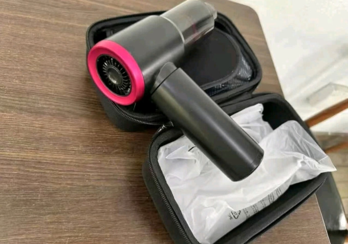 爱图腾车载吸尘器