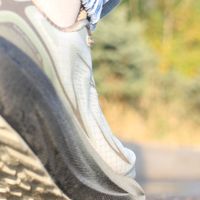 秋冬跑者旗舰级缓震跑鞋：必迈远征者6.0评测