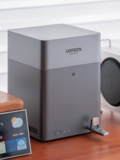 绿联 DH4300 Plus：年轻人的第一台 NAS 礼盒就该这样！