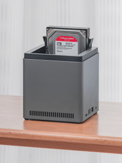 绿联 DH4300 Plus：年轻人的第一台 NAS 礼盒就该这样！