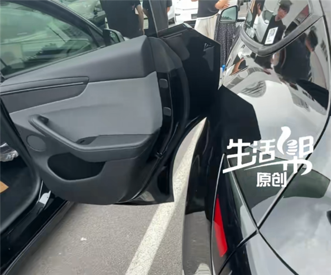 特斯拉新车被撞 女车主维权要求退换车!得知真相后网友被气笑
