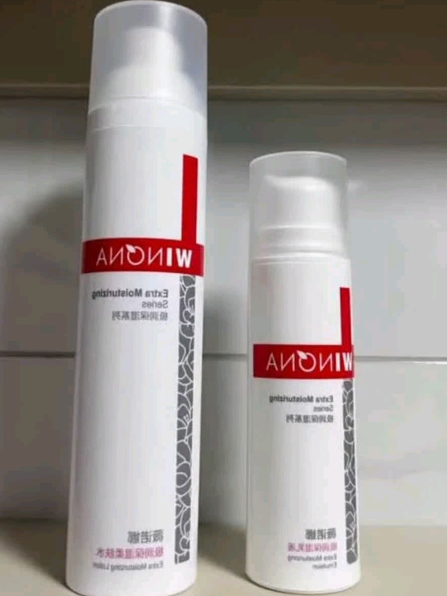 干敏皮的安心搭档：薇诺娜极润保湿水乳