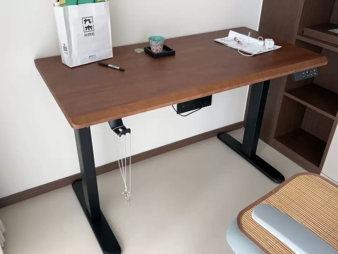锦需电脑桌