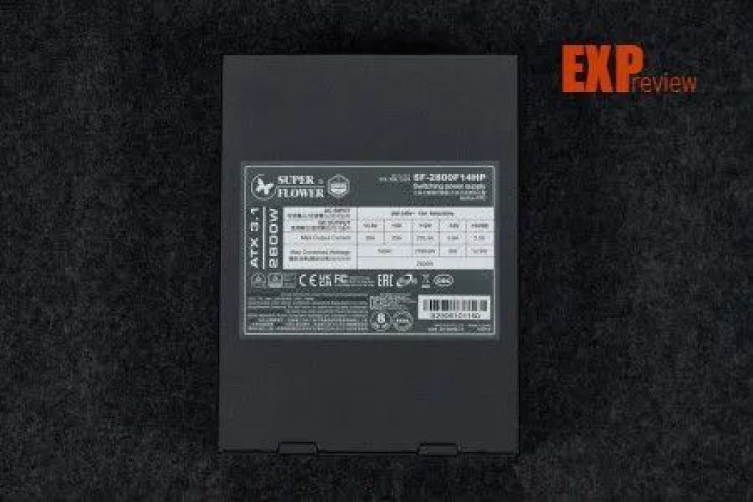 振华LEADEX T2800W电源图赏:修长体型下蕴含着2800W“钛金之力”
