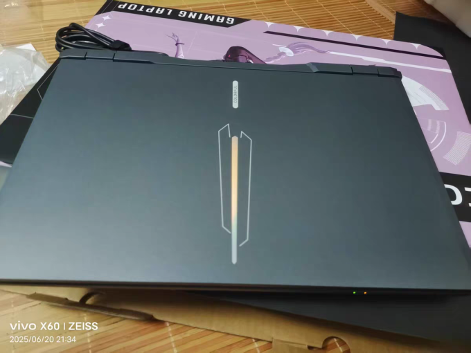 七彩虹笔记本电脑