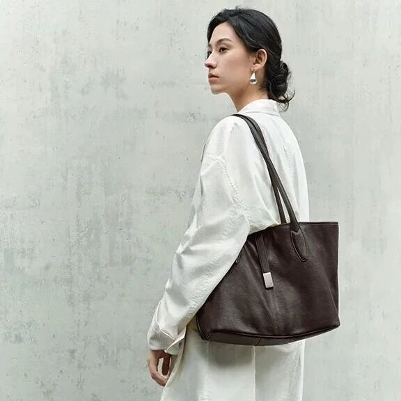 红极一时的欧美轻奢包，正悄悄被国产女包取代