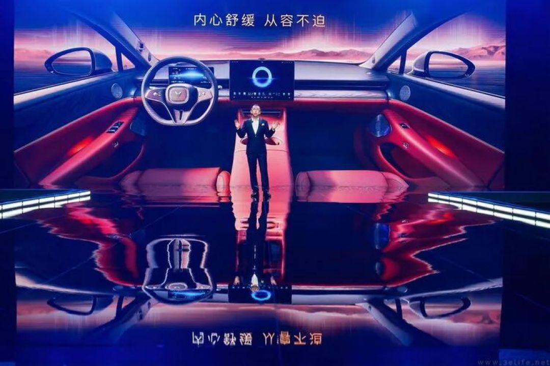 双旗舰车型同发,岚图再次担纲中式造车领军者