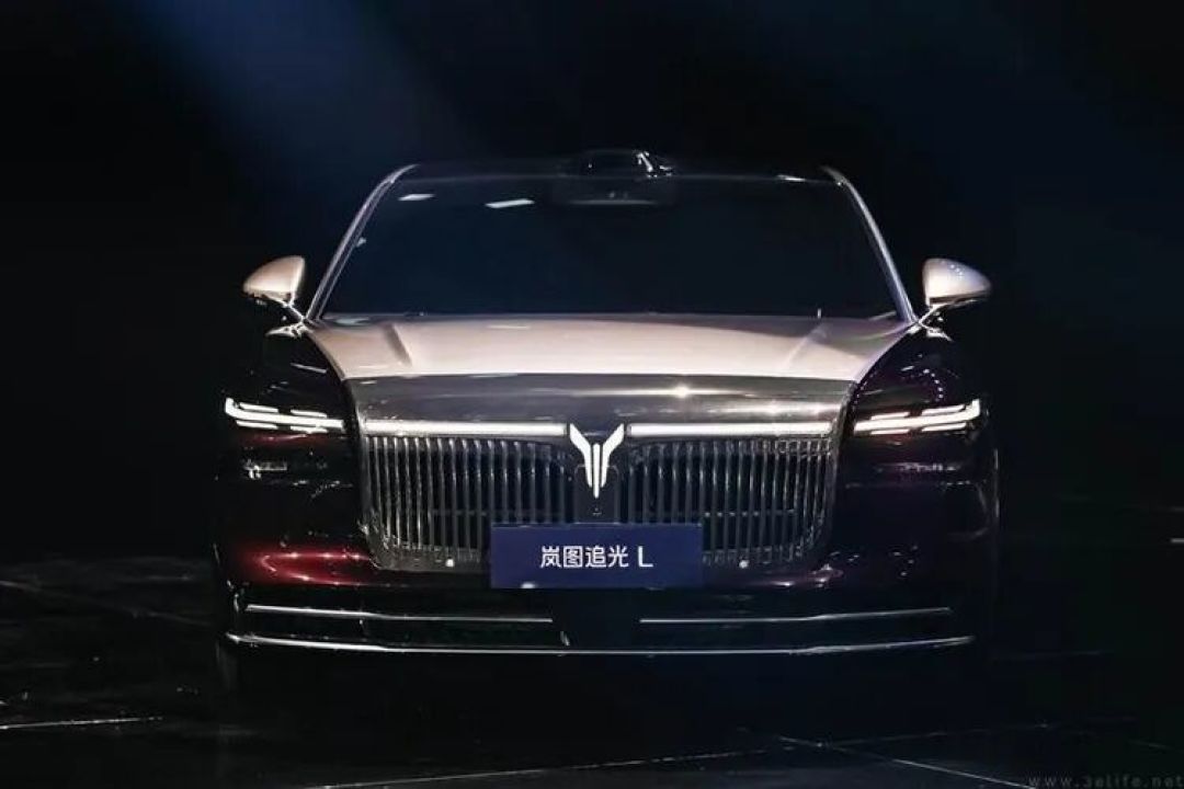 双旗舰车型同发,岚图再次担纲中式造车领军者
