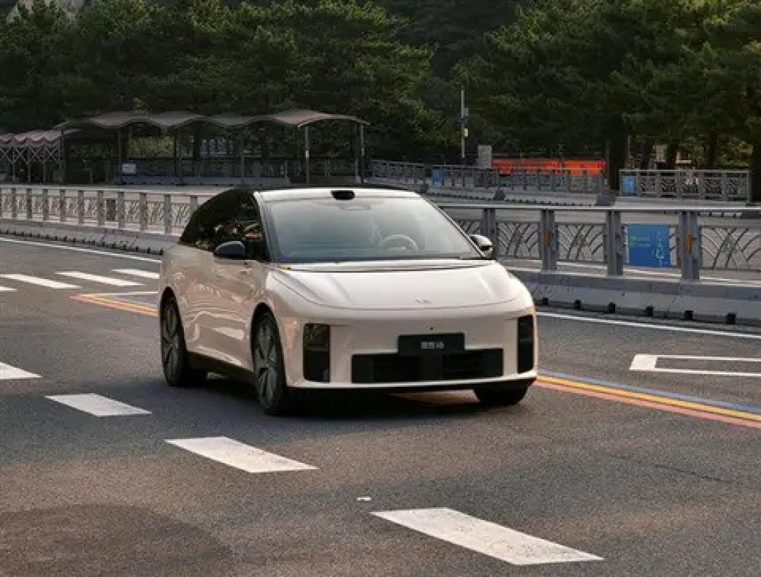 理想i6订单爆棚致2026年交付 新推安心购车方案保税补