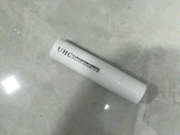 这支凡士林润唇膏，救了我秋冬的“干唇”