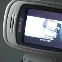 史上最变态的韩系手机，屏幕能翻还能转！科幻片都不敢这样拍