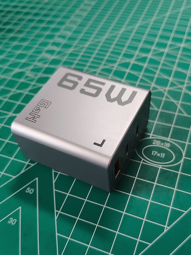 红魔65W氮化镓，三口快充神器