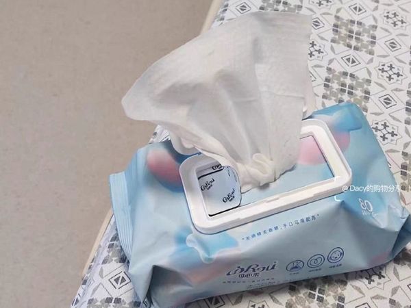 宝宝湿巾怎么选？可心柔80抽带盖！