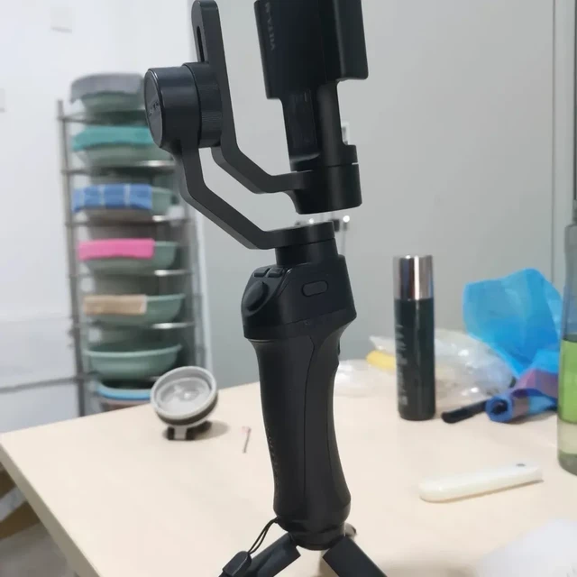 曾1800元手持云台！如今60左右 ! 自动跟随 + 三轴防抖+抽屉电池