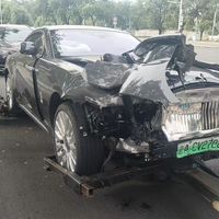 知名车评人陈震交通事故，劳斯莱斯闪灵损毁严重，据传未上保险