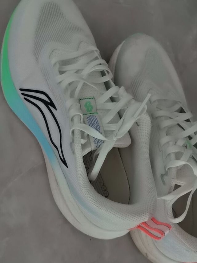 李宁清新小白跑鞋,双十一优惠