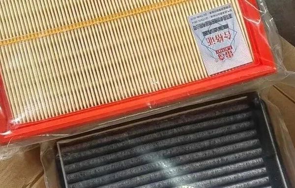 车品：10月4日，空气滤芯+空调滤芯（9元），玻璃油膜去除剂（2款），佐佐木雨刮器（16元），水基灭火器（9.9元），车载香薰