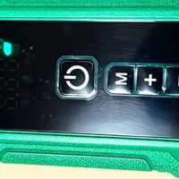 自驾必备!世达无线车载充气泵:自动充停,行车安全有保障