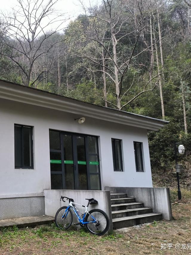 如何评价 TREK 新推出的「全避震带货架」的瓜车 Checkout？