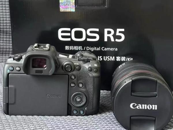 佳能R5镜头怎么选？这三支定焦闭眼入，人像风光直出无压力！
