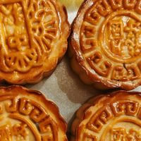 好吃不腻馅料满满的五仁月饼教程