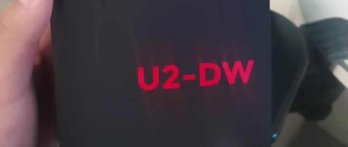 指尖上的竞技艺术：ZOWIE U2-DW无线鼠标