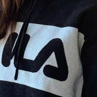 这件FILA编织衫，比我还会“装”高级！