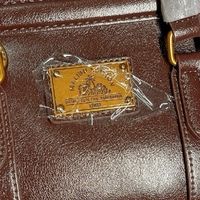 芭比这只保龄球包，背出复古轻奢感