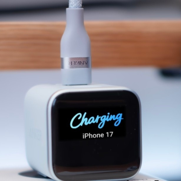 iPhone 17纯白党狂喜！桌面美学+安克快充，这波开箱体验直接拉满