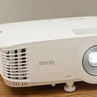 亮度与分辨率：家用投影仪关键