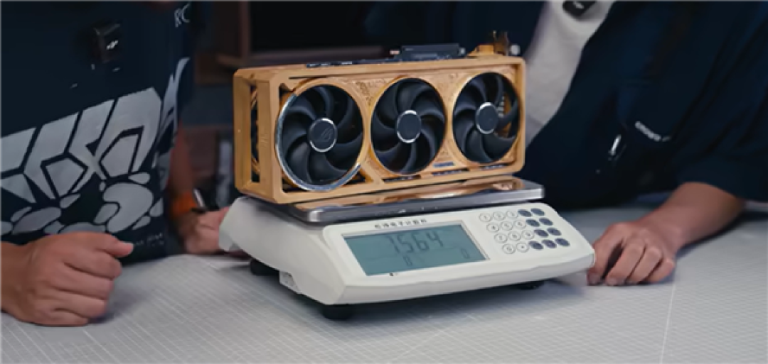 揭秘全球唯一黄金版RTX 5090D!6公斤黄金 神秘大佬买走