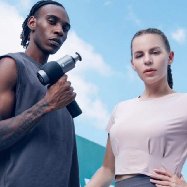 筋膜枪实测：12mm深层按摩+四阶压力感应，肌肉放松选它就对了！