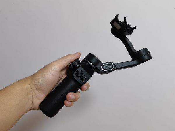 奥川手持云台，加长自拍杆，防抖更高效。