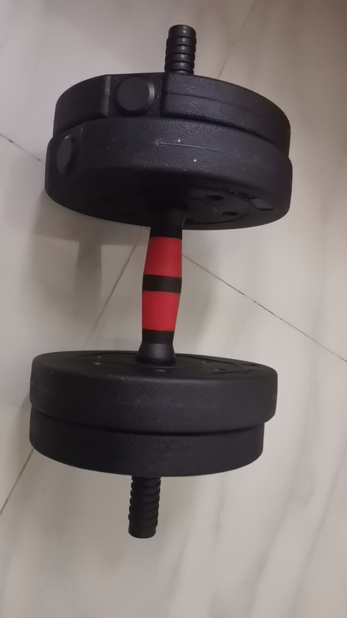 可调节哑铃:居家健身新选择