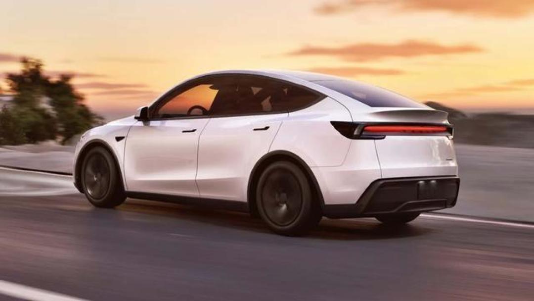 特斯拉低价版Model Y上市:价格下探至20万,配置精简续航缩水引争议