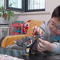 笑不活了！变恐龙儿子突然让它跪键盘，24步变形+双形态，值了