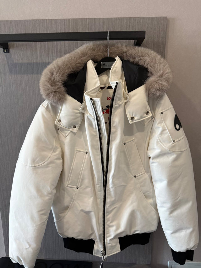 被问爆的“小剪刀”羽绒服！保暖质感真的不输大鹅