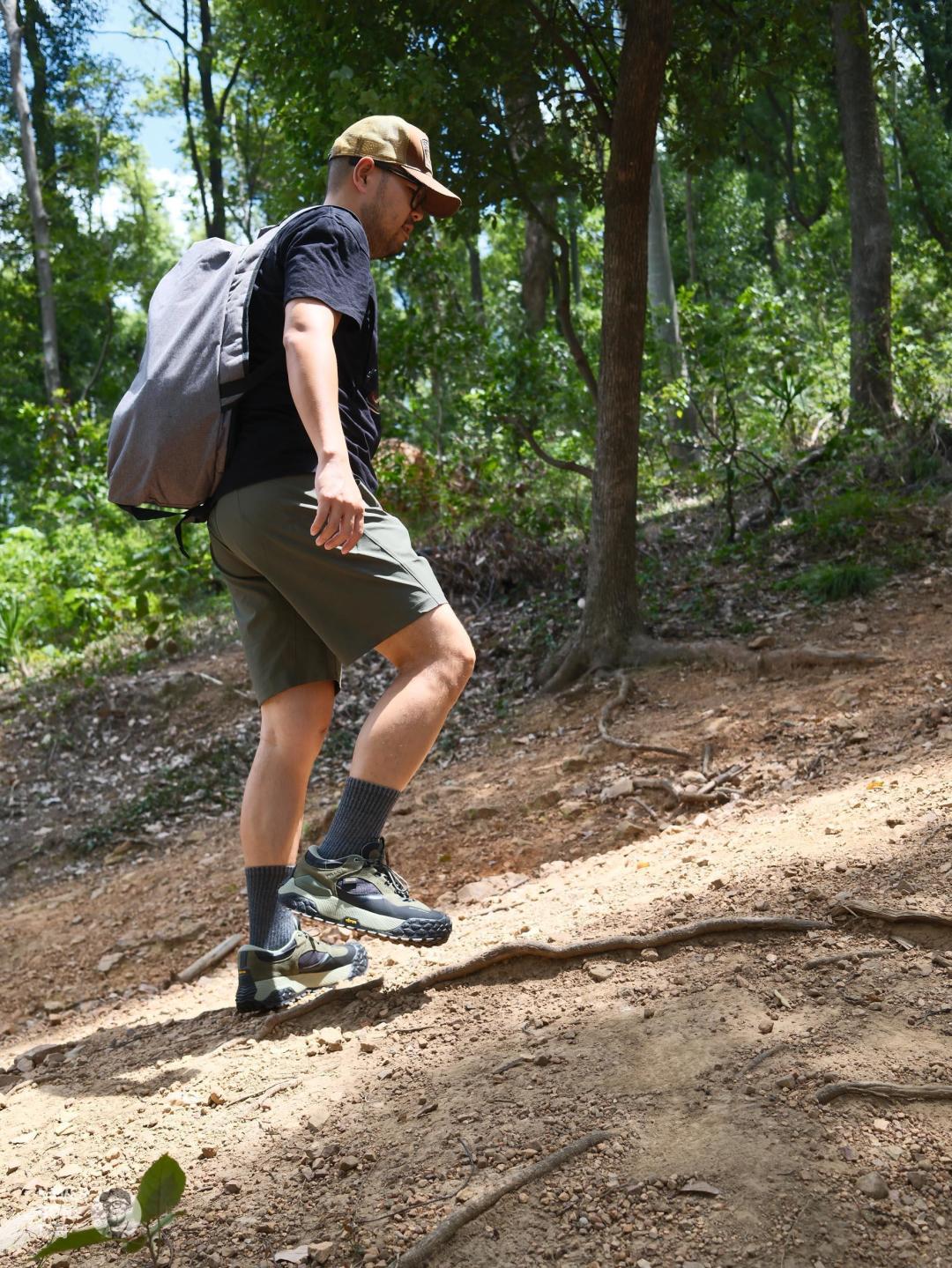硬核装备站｜一张图分清四大户外鞋：越野、徒步、登山、接近鞋不再混淆
