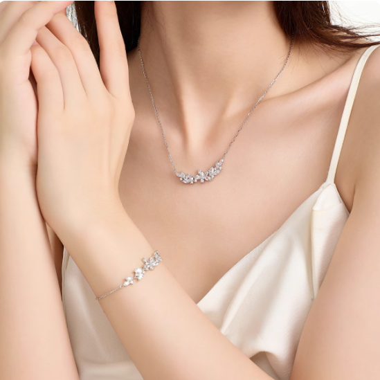 送她颈间紫藤花，把浪漫藏进日常每一秒✨