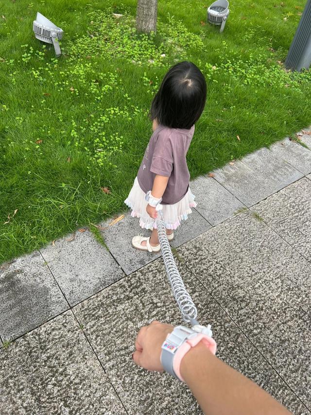出门遛娃啦～