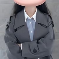 灰色风衣：秋季百搭之选