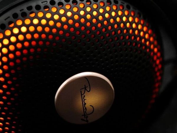 【HiFi入门选】秒变“靓仔”款，伯恩飞Para50无线大耳机