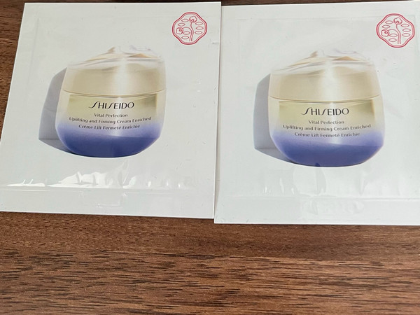 用资生堂水和面霜，轻松拥有紧致美肌