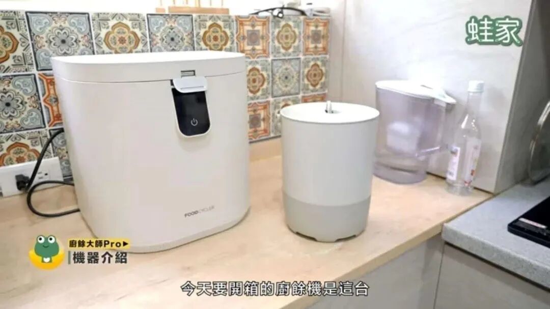 我服了！这 8 个厨房收纳秘技，让小厨房瞬间翻倍大！