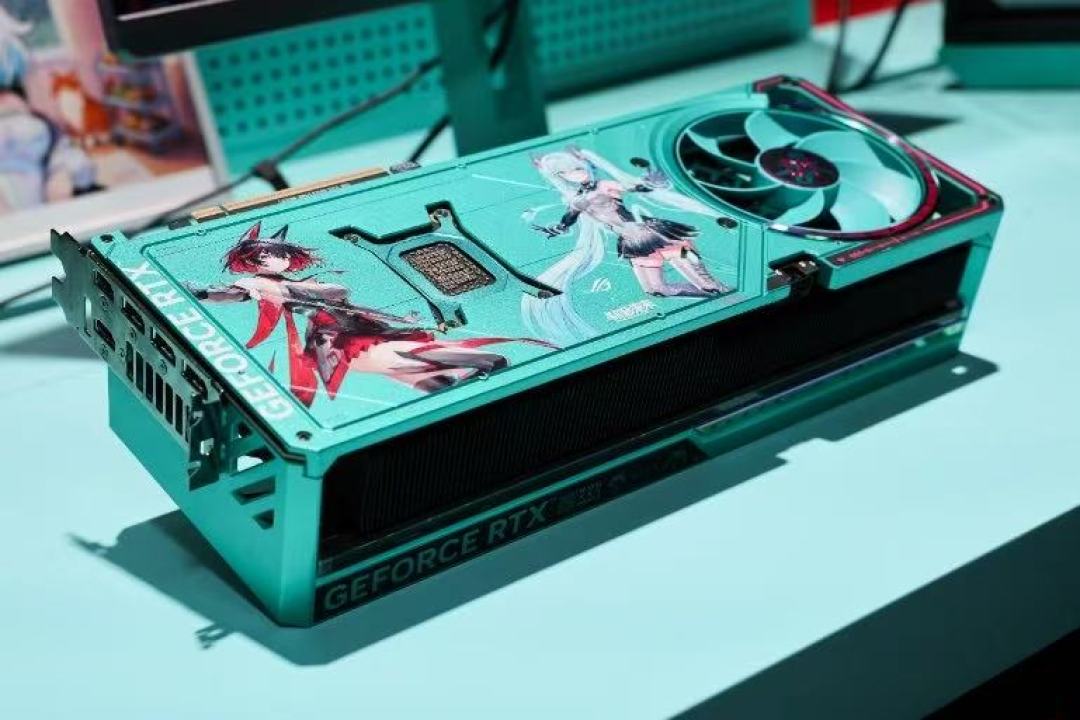 颜值性能拉满!ROG夜神RTX5080 RO姬x初音未来版显卡